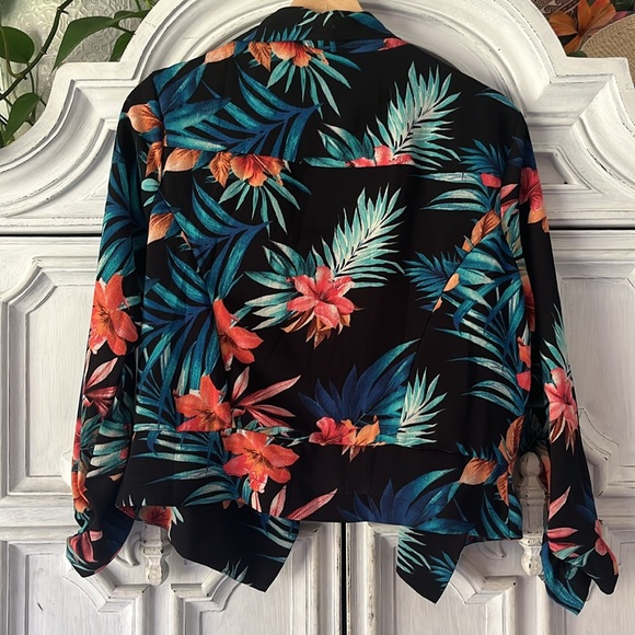 5 for $25! Iris Tropical Draped Front Crepe Cropped Blazer Size XL - Picture 2 of 8